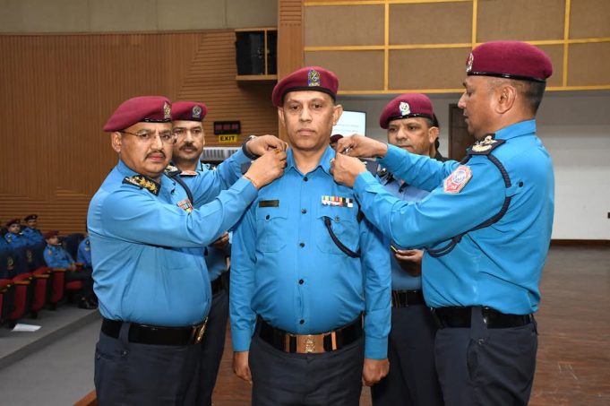 बढुवा भएका निरीक्षकहरू दर्ज्यानी चिन्हले सम्मानित, IGP थापाबाट उच्च मनोबलका साथ कार्य गर्न निर्देशन