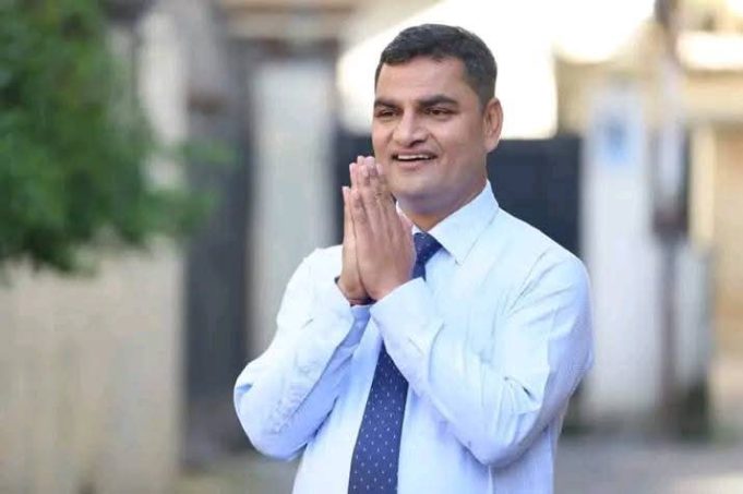चुरोट र रक्सीको मूल्य तीनगुणा बढाउने स्वास्थ्य मन्त्रीको प्रस्ताव