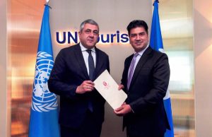 यूएन पर्यटन महासचिव समक्ष नेपाली राजदूत शनिल नेपालद्धारा ओहदाको प्रमाणपत्र प्रस्तुत