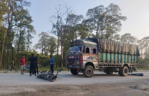 झापाको चारआलीमा ट्रकको ठक्करबाट मोटरसाइकल चालकको मृत्यु