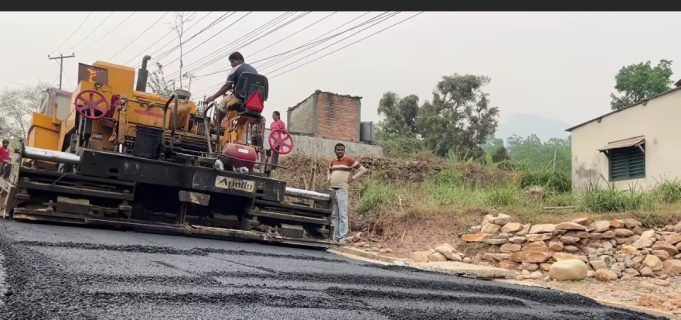 शुक्लागण्डकी नगरपालिकाको दुई करोड लगानीमा ‘प्रिमिक्स कार्पेट पिच’, स्थानीय खुशी