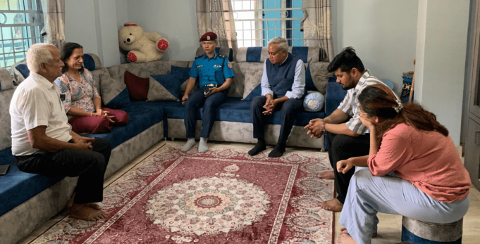 भारतीय राजदूतले बुटवलमा पहलगाम हमलाका पीडित सुदीप न्यौपानेको परिवारलाई सान्त्वना व्यक्त