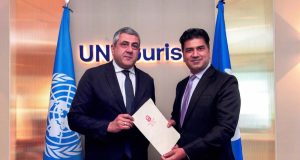 यूएन पर्यटन महासचिव समक्ष नेपाली राजदूत शनिल नेपालद्धारा ओहदाको प्रमाणपत्र प्रस्तुत