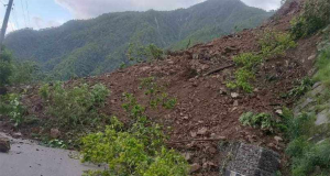 वर्षाका कारण देशका विभिन्न सडक खण्ड अवरुद्ध, कतै आंशिक रूपमा सञ्चालनमा