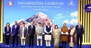 ‘सगरमाथा संवाद’का सहभागी विशिष्ट विदेशी पाहुनाहरूद्वारा हिमालको मनमोहक दृश्यअवलोकन
