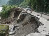 पासाङ ल्हामु राजमार्गमा चार ठाउँमा पहिरो, यातायात पूर्ण रूपमा ठप्प